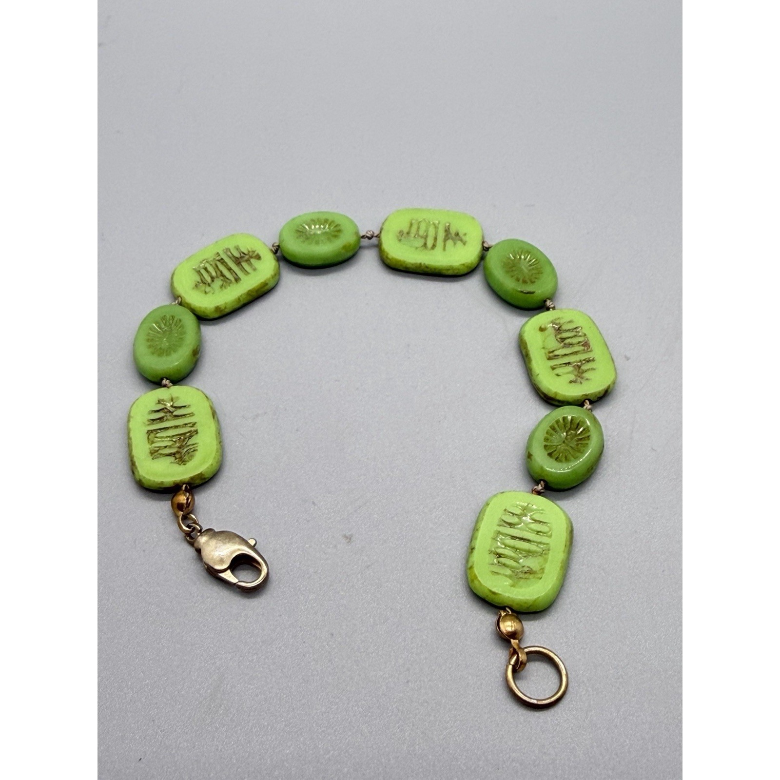 Vintage Green Pressed Glass Asian Characters On Each Link Gold Tone Bracelet 7